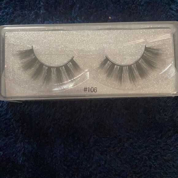 Lashes - Picture 3 of 4